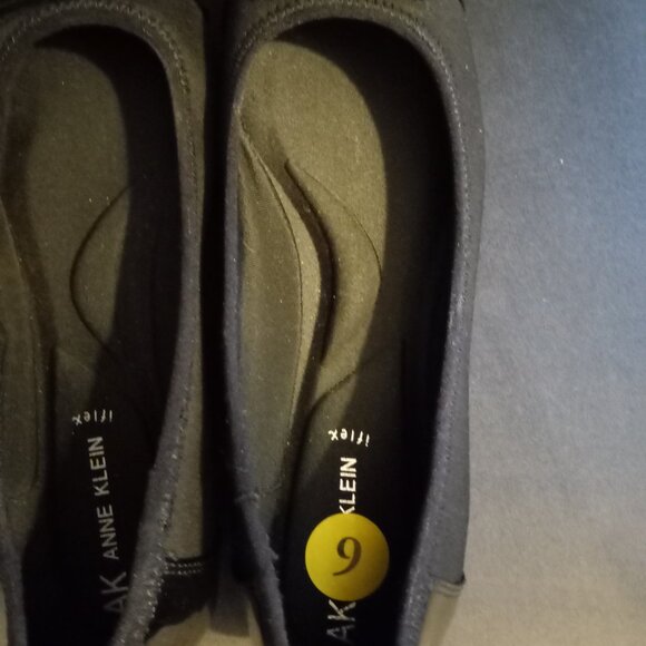 Anne Klein patent leather flats style shoe size 9 - Picture 2 of 6